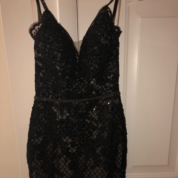 Beautiful Black dress - Picture 2 of 3